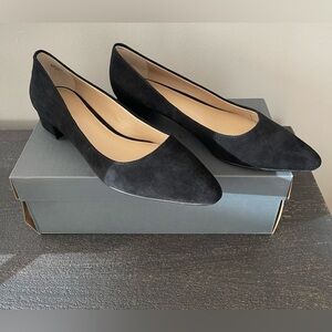 Ann Taylor Suede Block Heel Pump-Missy, Black, Size 8.